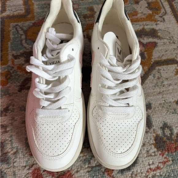 Veja Shoes - Veja V-10 Sneakers